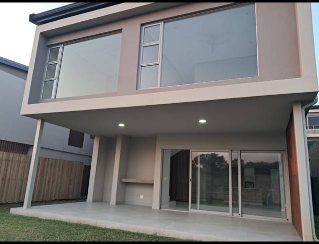 4 BEDROOM TOWNHOUSE FOR SALE IN PALM LAKES ESTATE